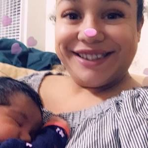 Meet your Posher, Mona